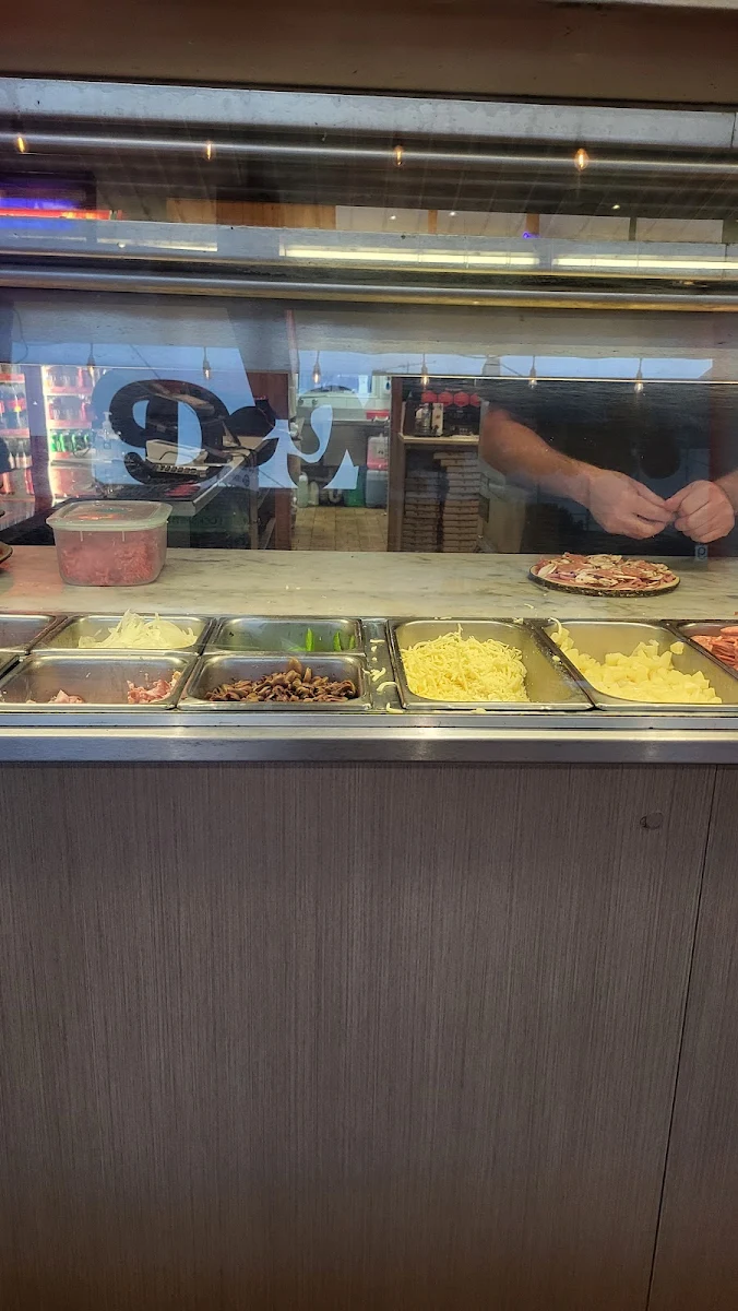 Vibe, De Marconi's Pizza & Pasta