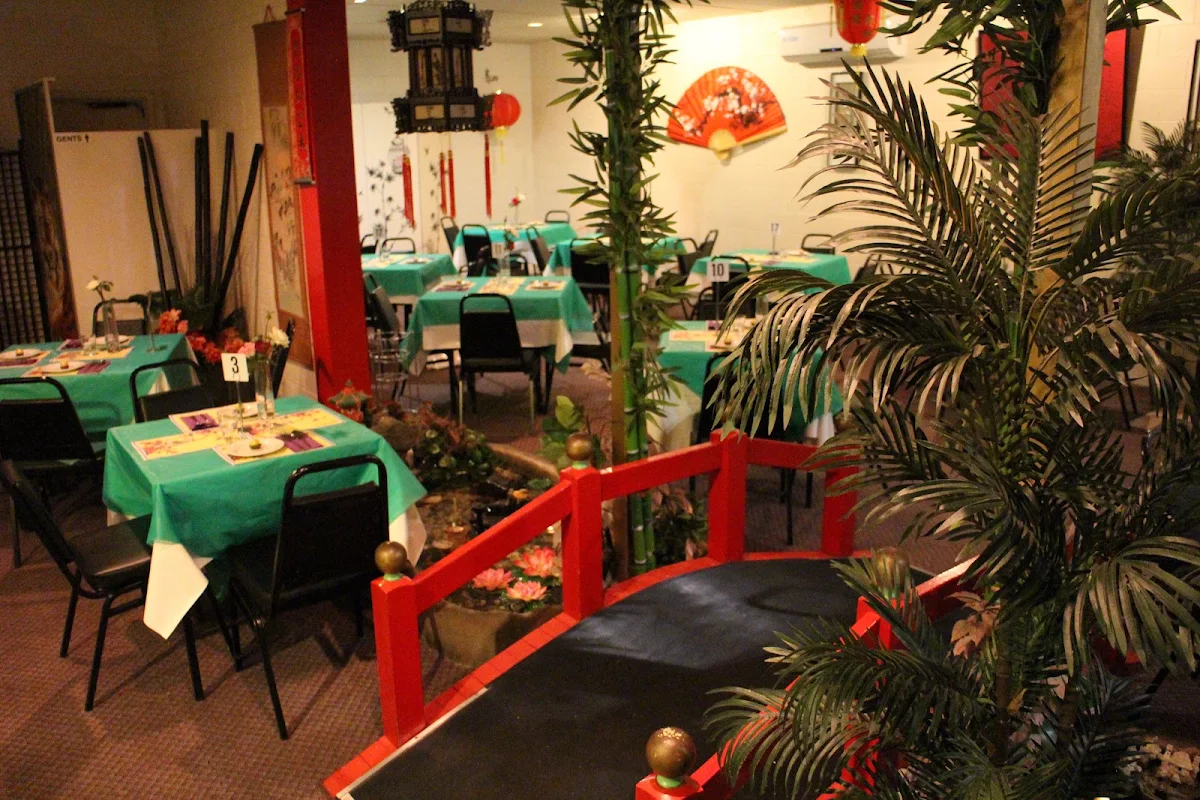 Vibe, KKing's Palace Chinese Restaurant