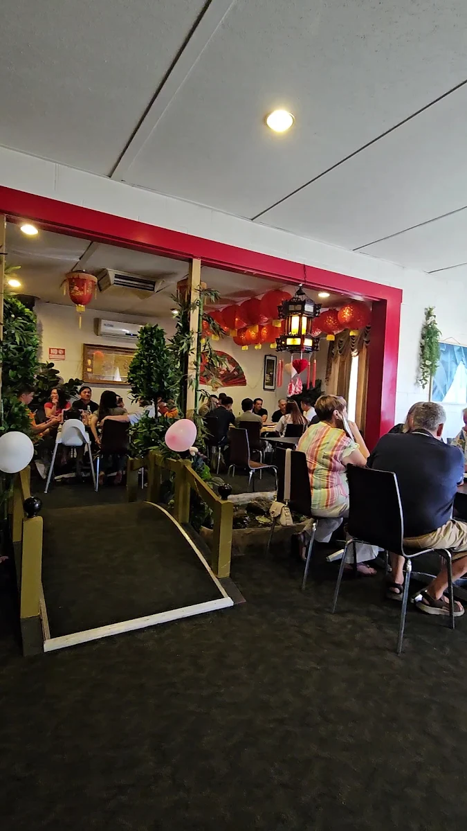 Vibe, KKing's Palace Chinese Restaurant
