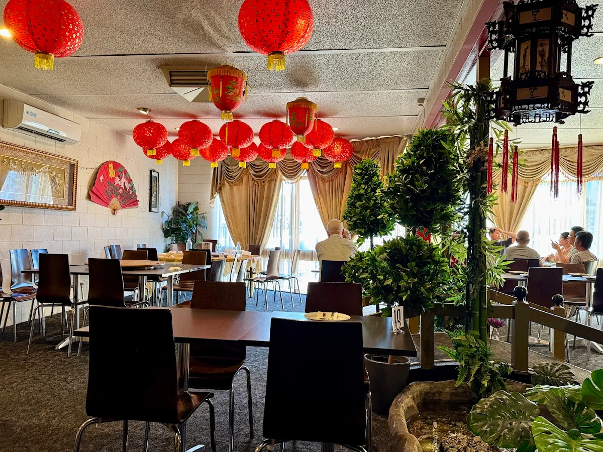 Vibe, KKing's Palace Chinese Restaurant