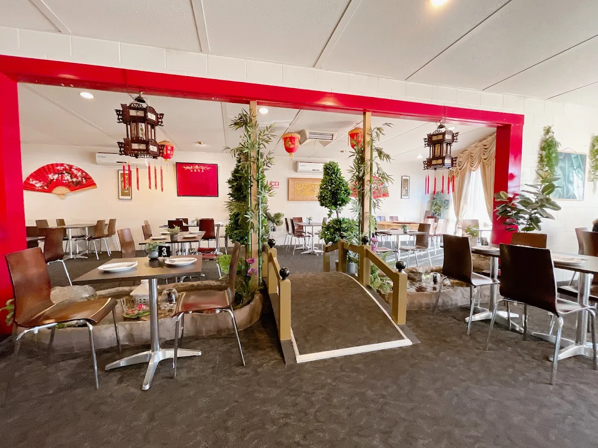 Vibe, KKing's Palace Chinese Restaurant