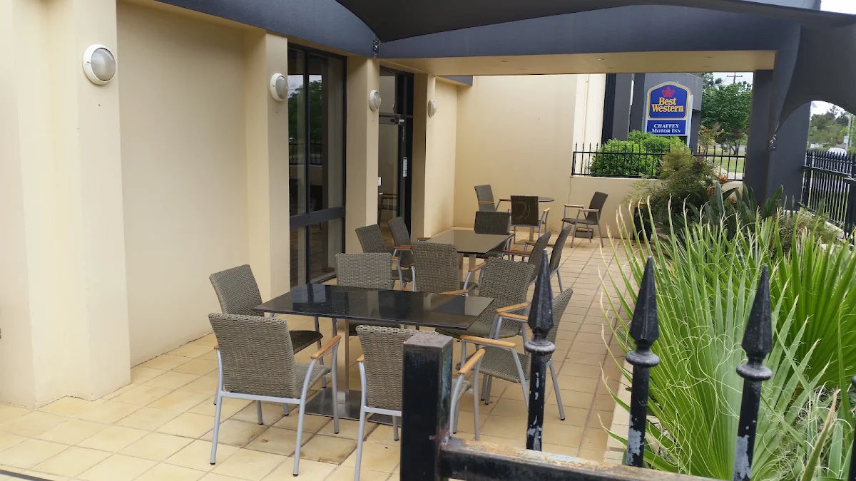 Vibe, Chaffey's Restaurant & Bar