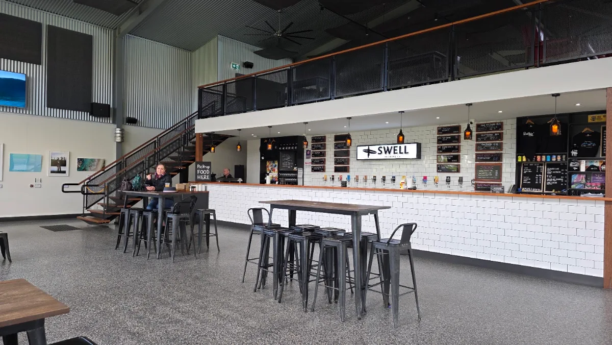 Vibe, Swell Brewing Co. Taphouse & Brewery
