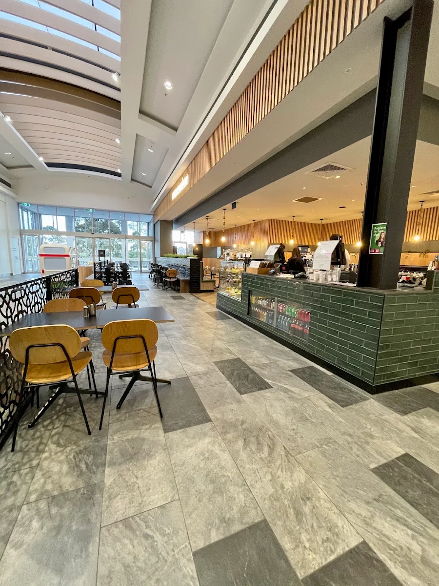 Vibe, Momentum Cafe