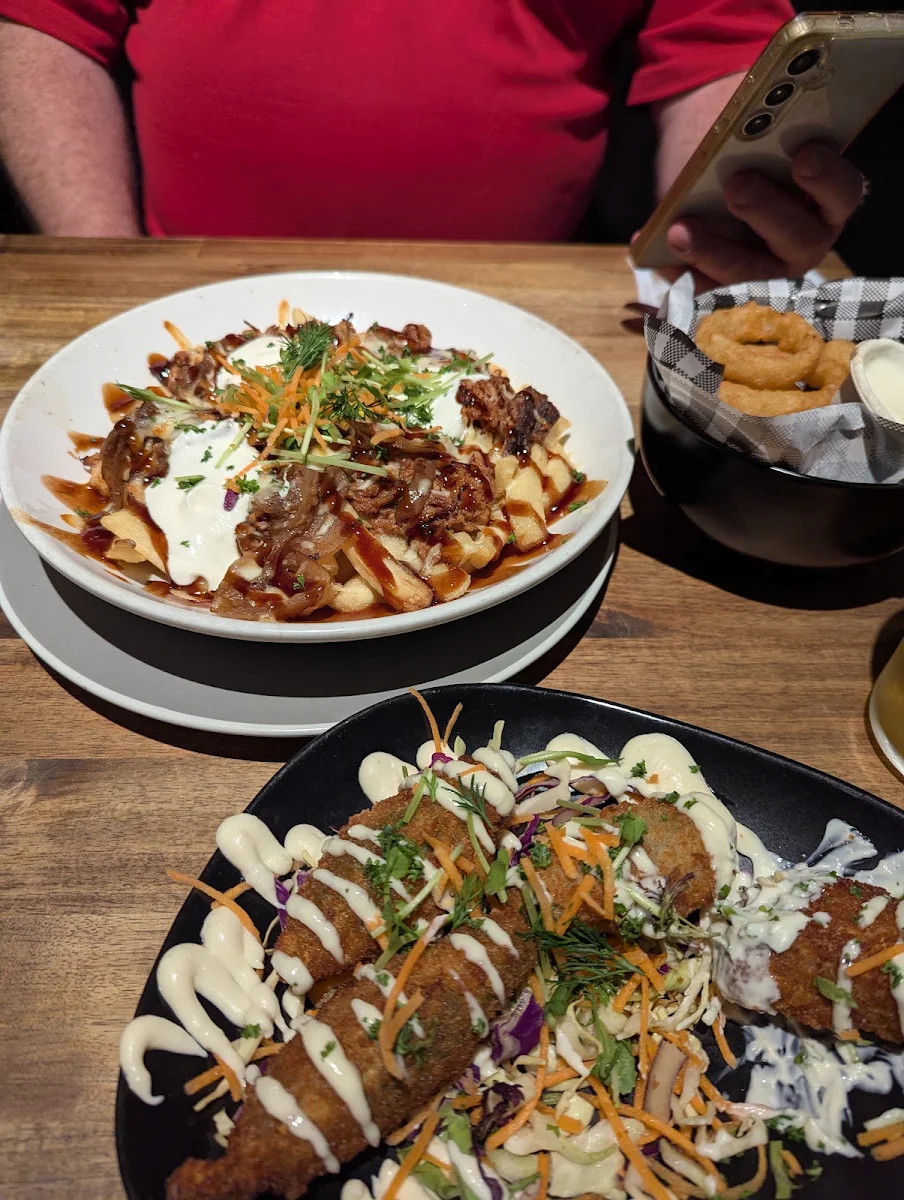 Food & drink, The Boundary Pub