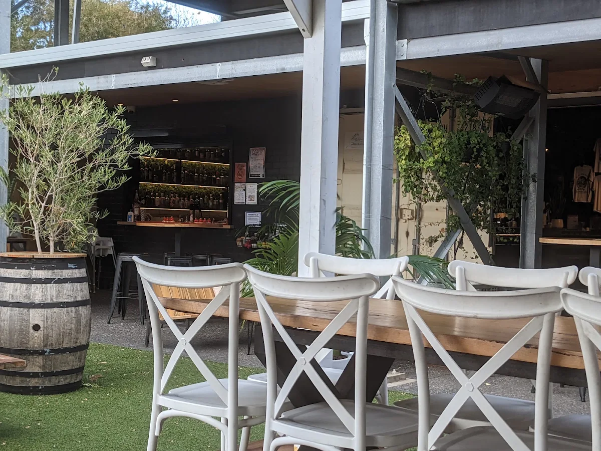 Vibe, The Boundary Pub