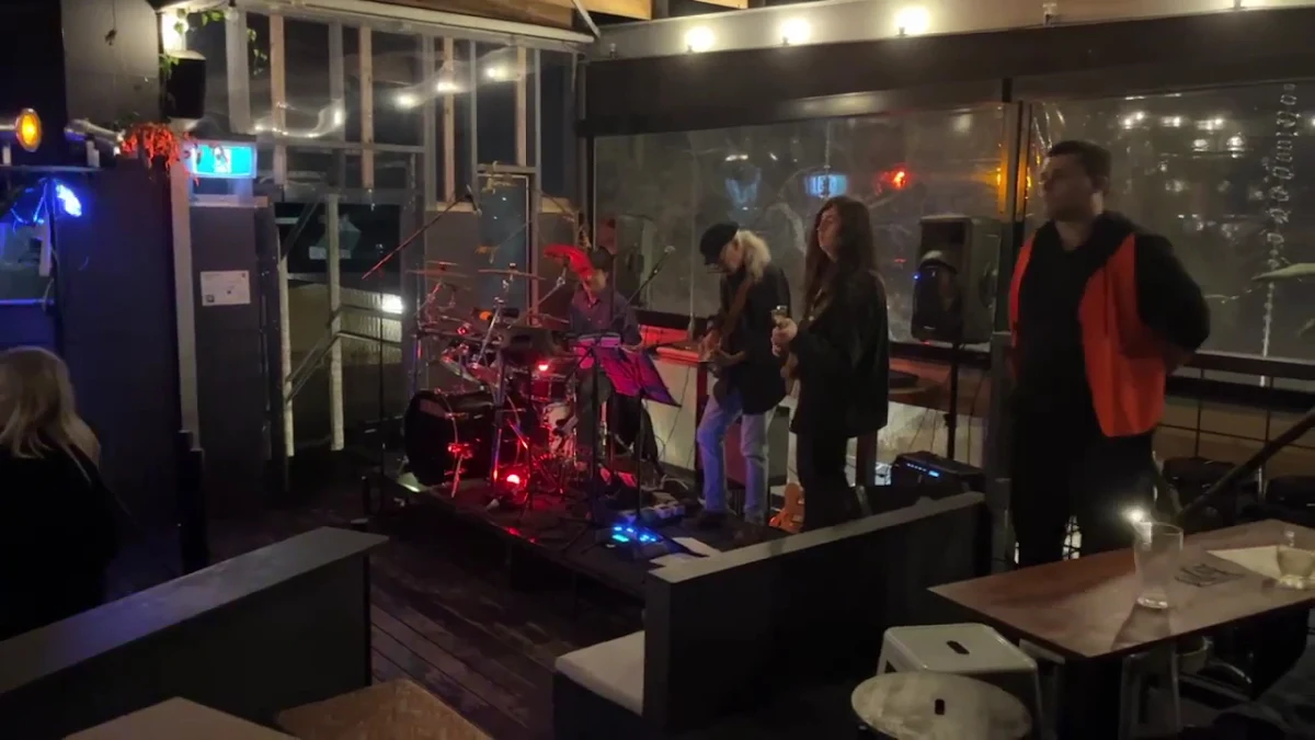 Vibe, The Boundary Pub
