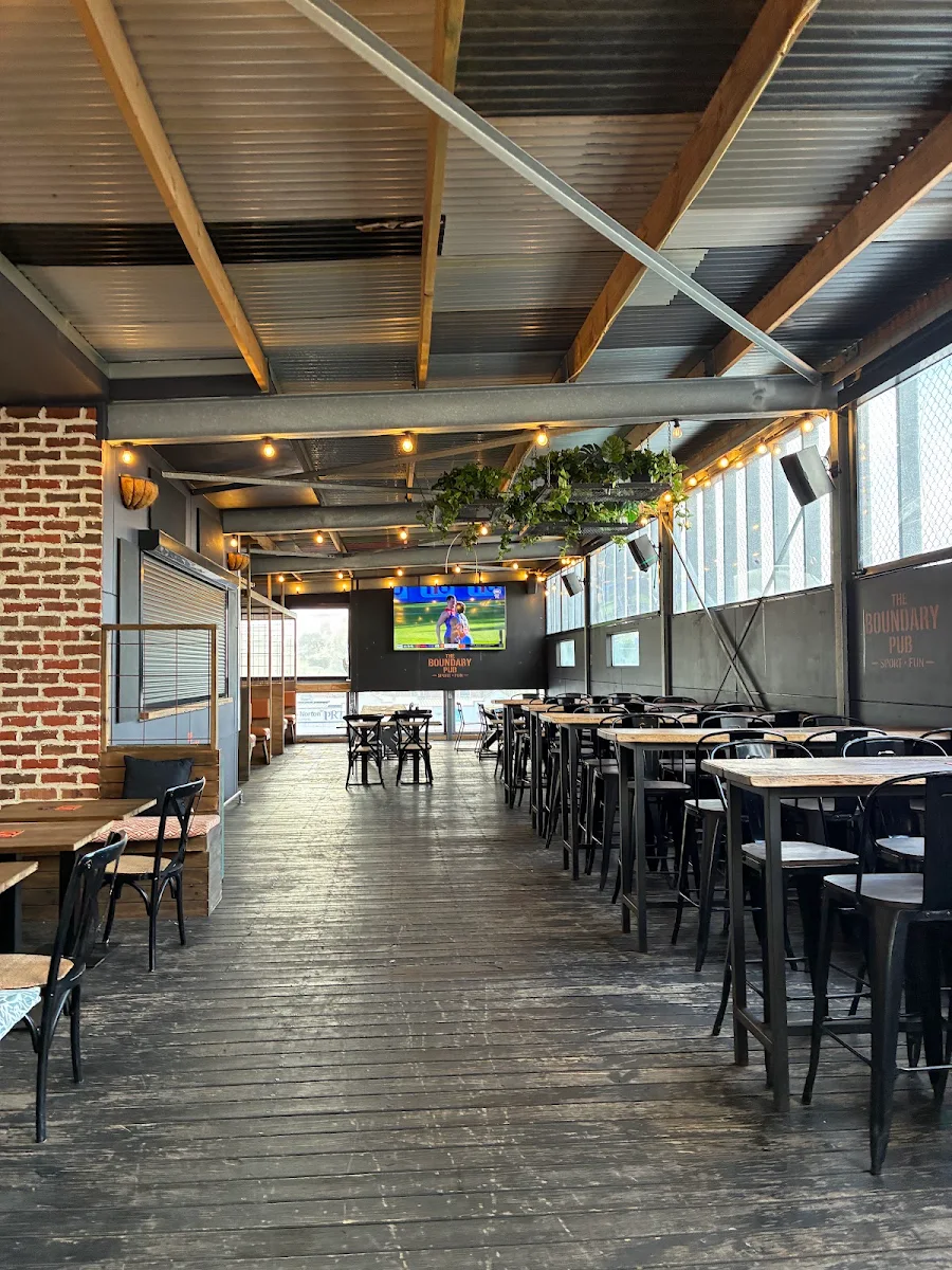 Vibe, The Boundary Pub