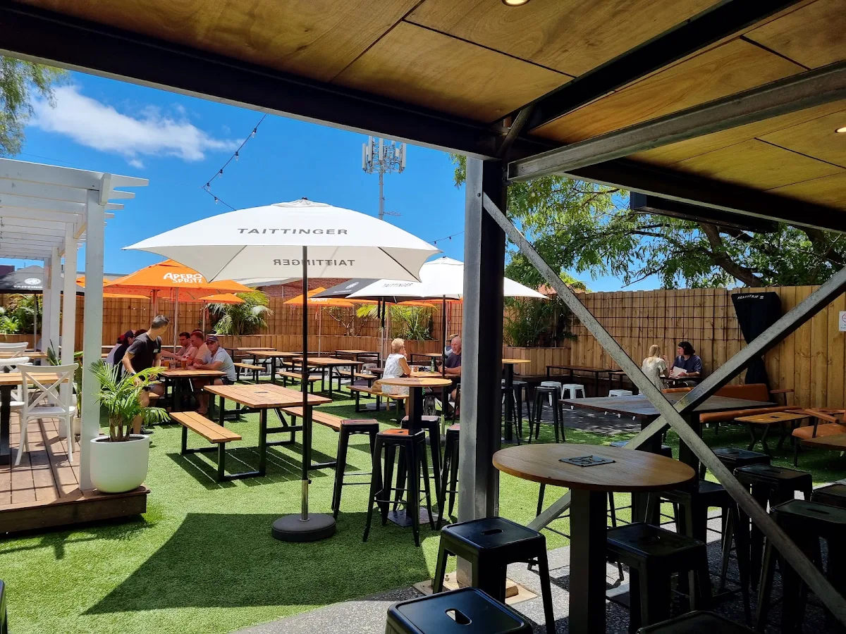 Vibe, The Boundary Pub