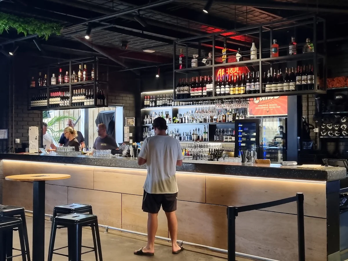 Vibe, The Boundary Pub