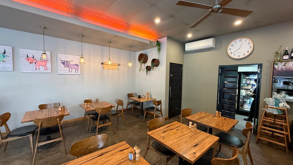 Vibe, Billy Goat Hill Brasserie