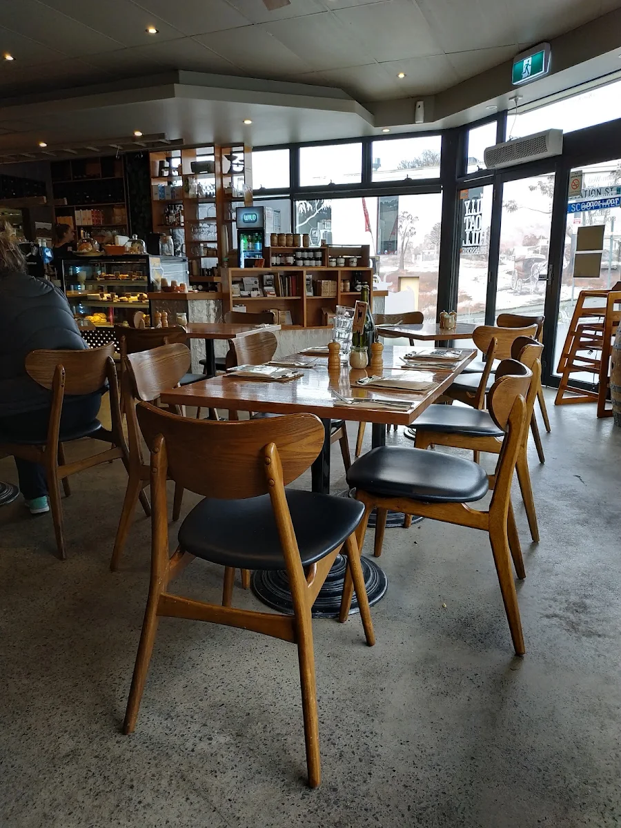Vibe, Billy Goat Hill Brasserie