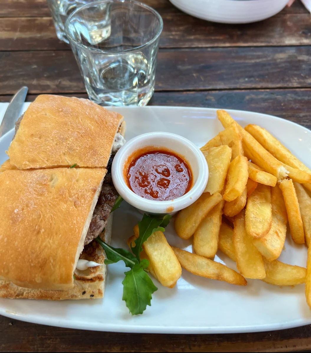 Food & drink, The Treehouse Hotel