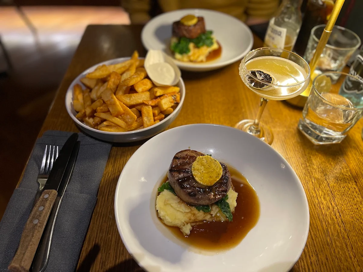 Food & drink, The Treehouse Hotel