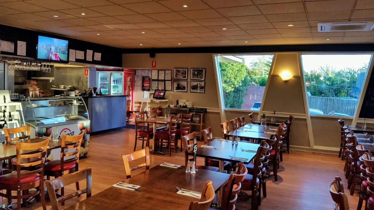 Vibe, La Porchetta | Best Italian Restaurant in Ivanhoe