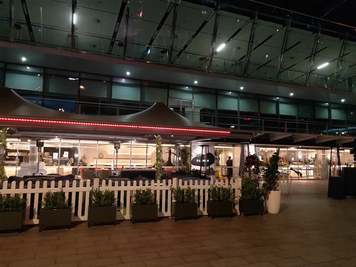 Vibe, Planar Restaurant
