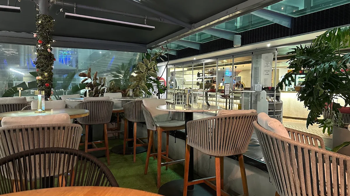 Vibe, Planar Restaurant