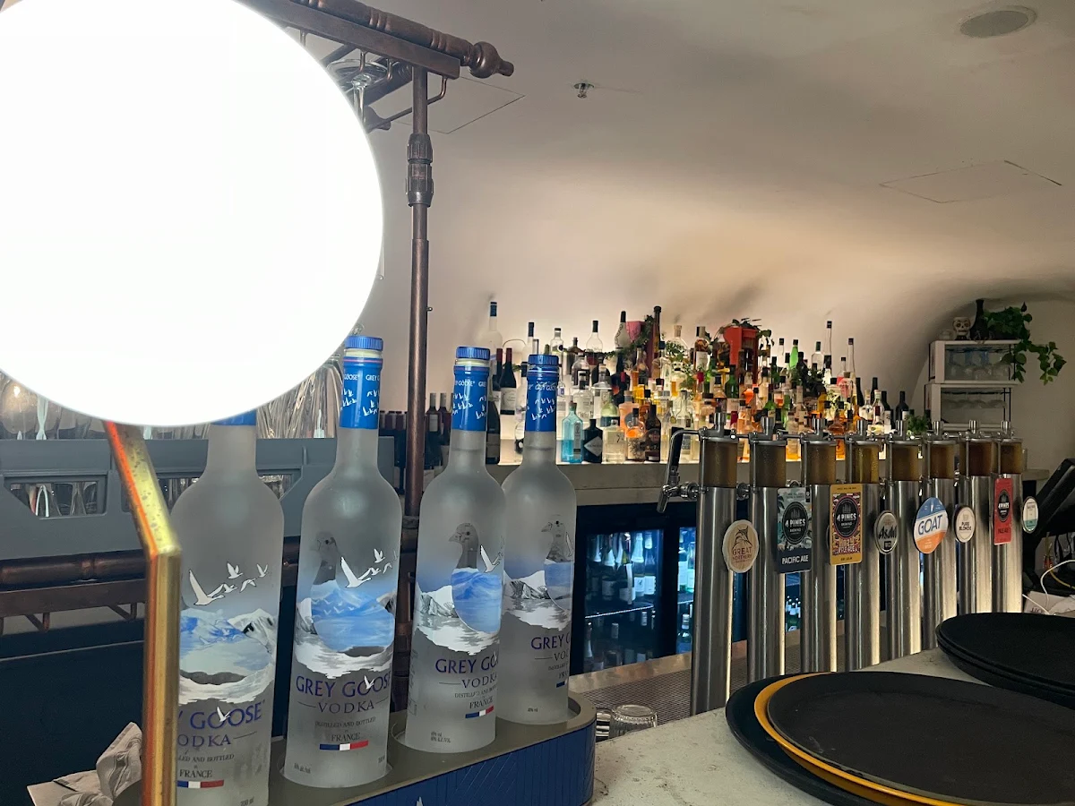 Vibe, Planar Restaurant