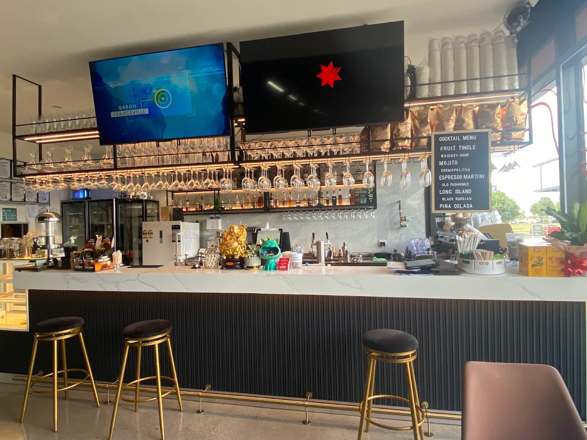 Vibe, GIA Cafe & Restaurant