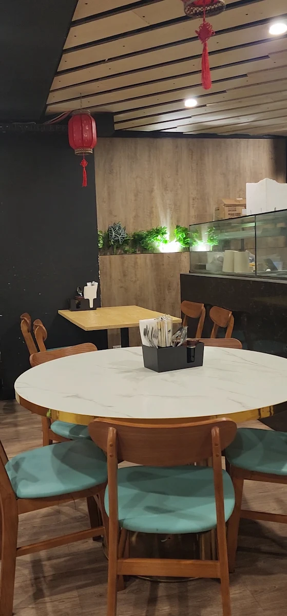 Vibe, Dots Chinese Japanese, Coffee & Milk Tea Restaurant