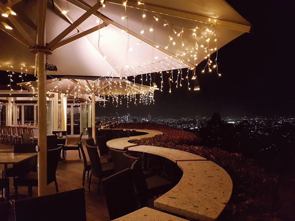 Vibe, The Summit Restaurant & Bar