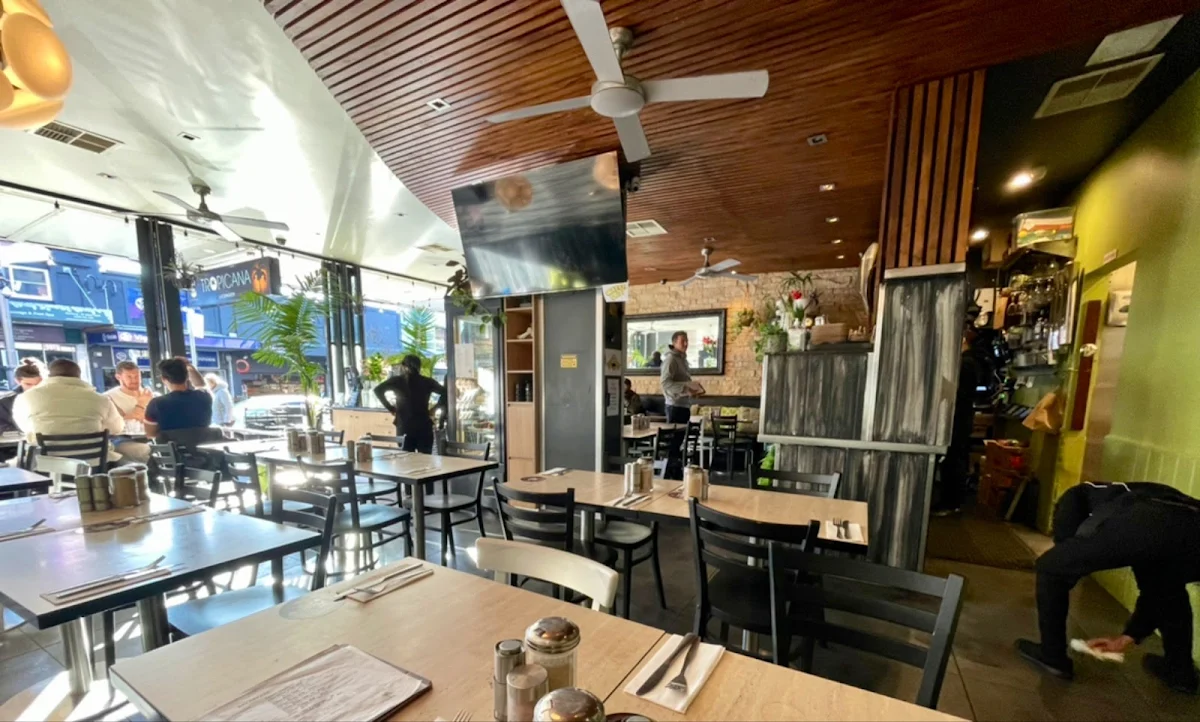 Vibe, Tropicana Cafe