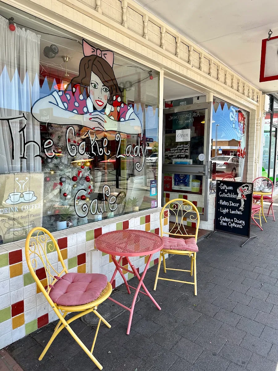 Vibe, The Cake Lady Cafe