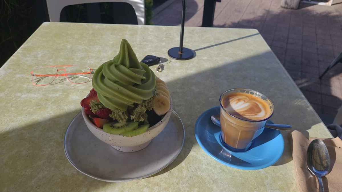 Food & drink, Goji Granola Bar & Cafe