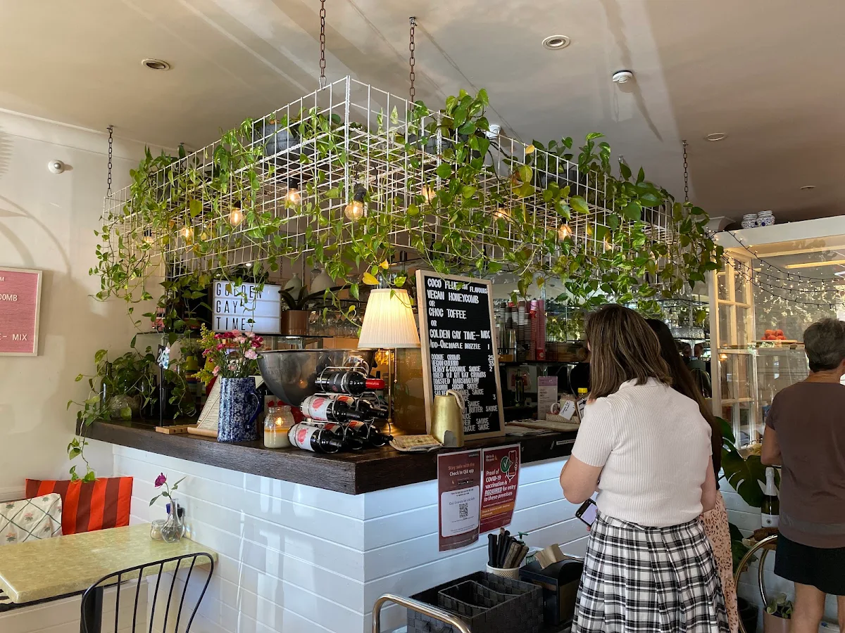 Vibe, Goji Granola Bar & Cafe