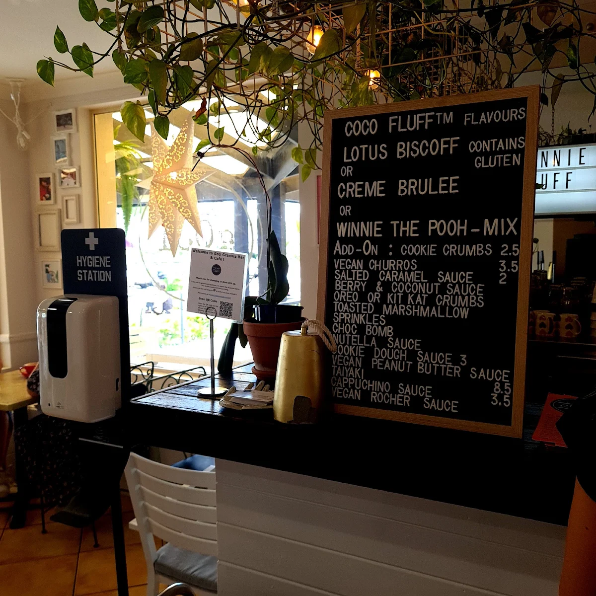 Vibe, Goji Granola Bar & Cafe