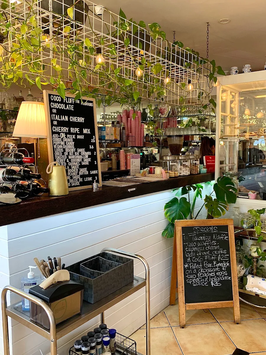 Vibe, Goji Granola Bar & Cafe