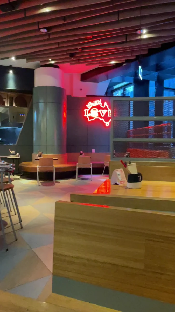 Vibe, Grill'd Burgers - Westfield Sydney