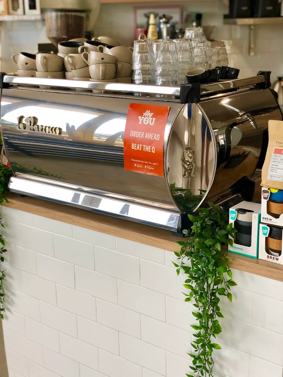 Vibe, Three Flamingos Espresso