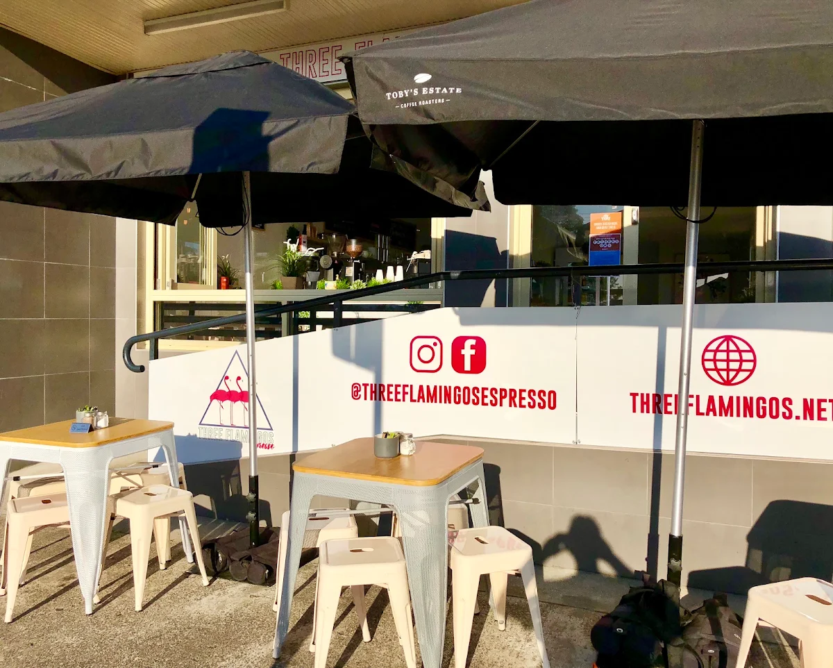 Vibe, Three Flamingos Espresso