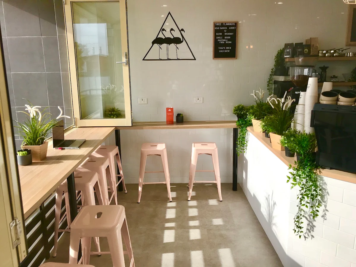 Vibe, Three Flamingos Espresso