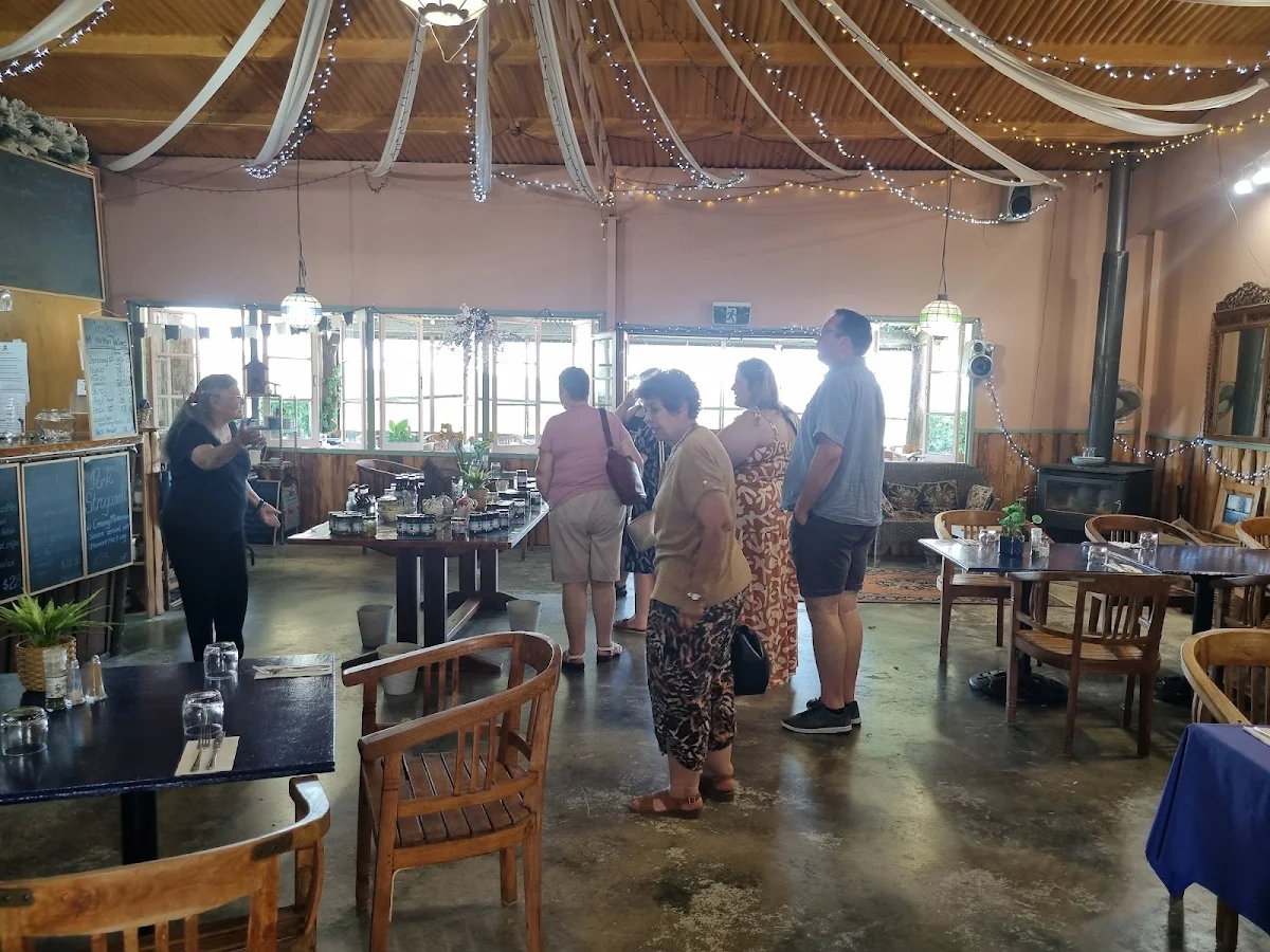 Vibe, Blue Pot Pantry & Cafe