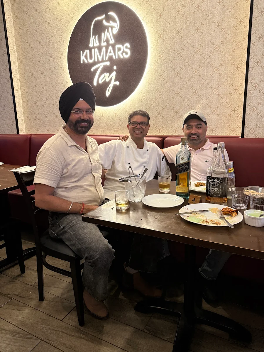 Vibe, Kumars Taj