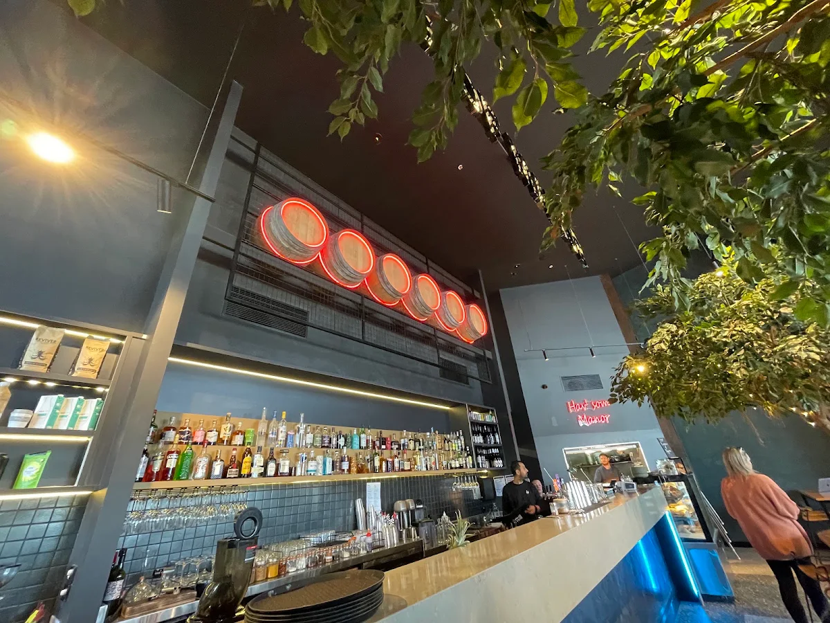 Vibe, Sons of Manor- Restaurant Bar