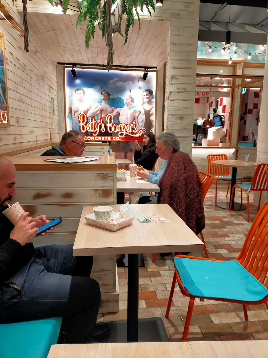 Vibe, Betty's Burgers