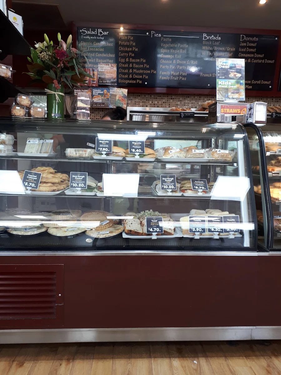 Vibe, Golden Nugget Bakery