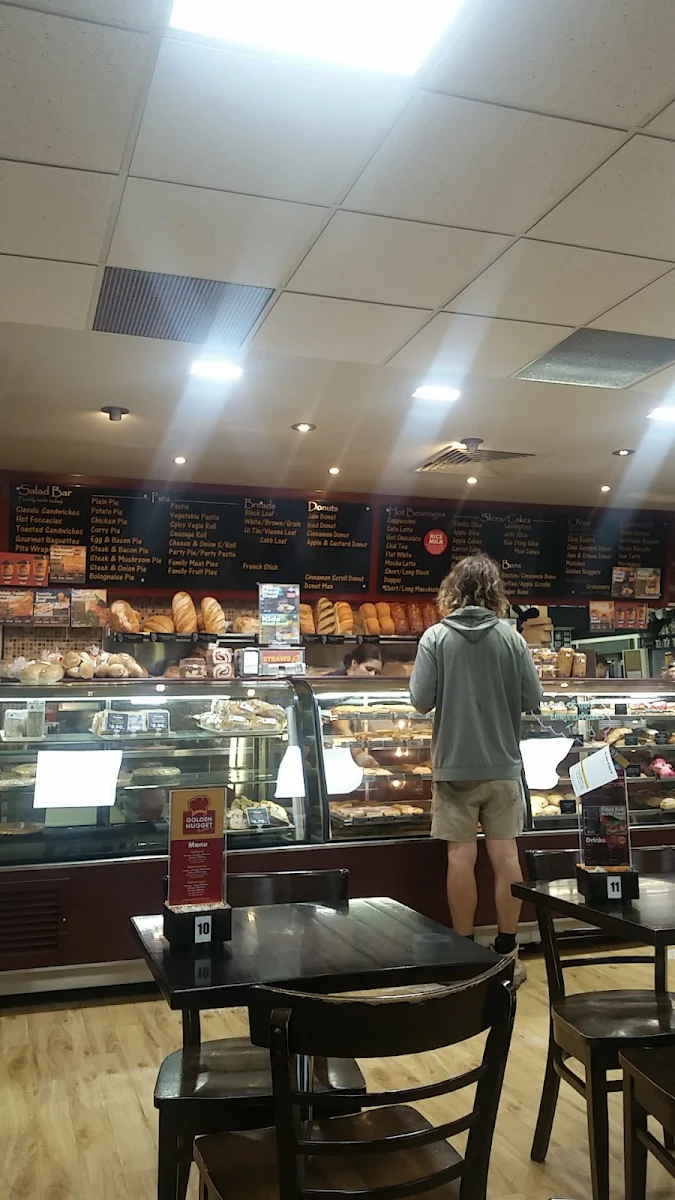 Vibe, Golden Nugget Bakery