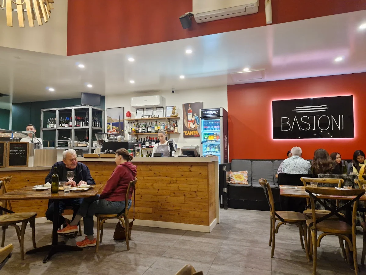 Vibe, Bastoni Pizzeria