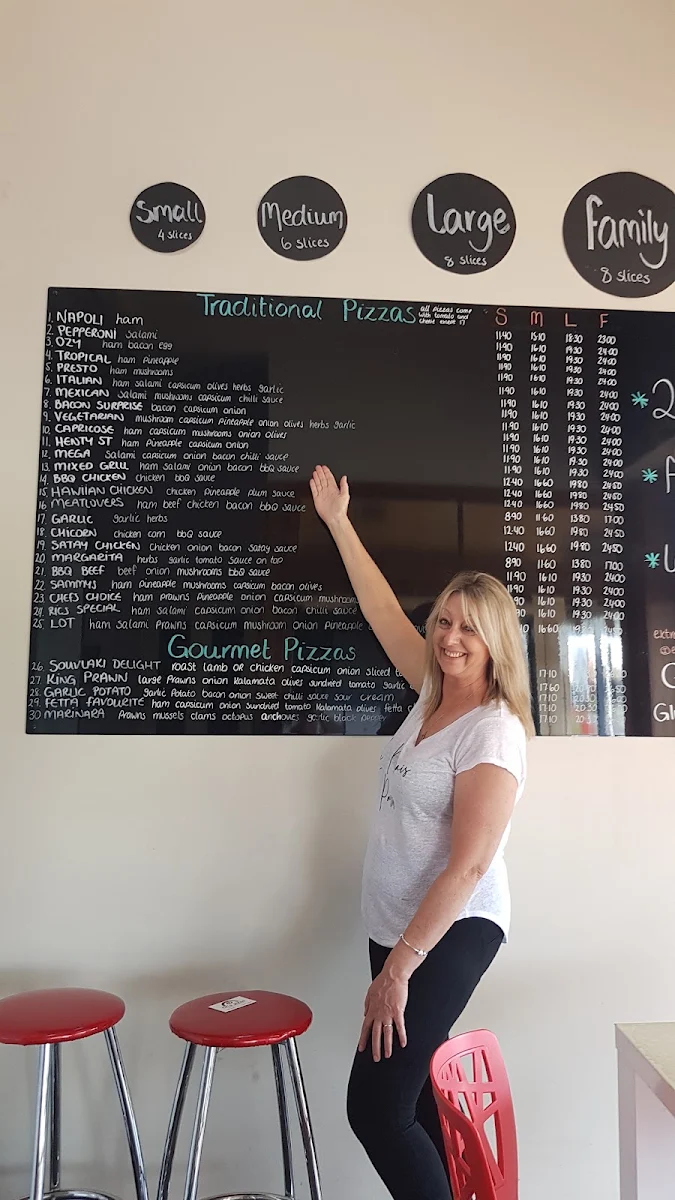 Menu, Ric's Pizza Bar