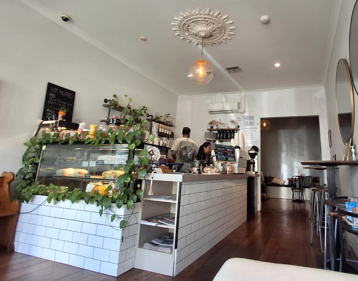 Vibe, Braddock's Dispensary