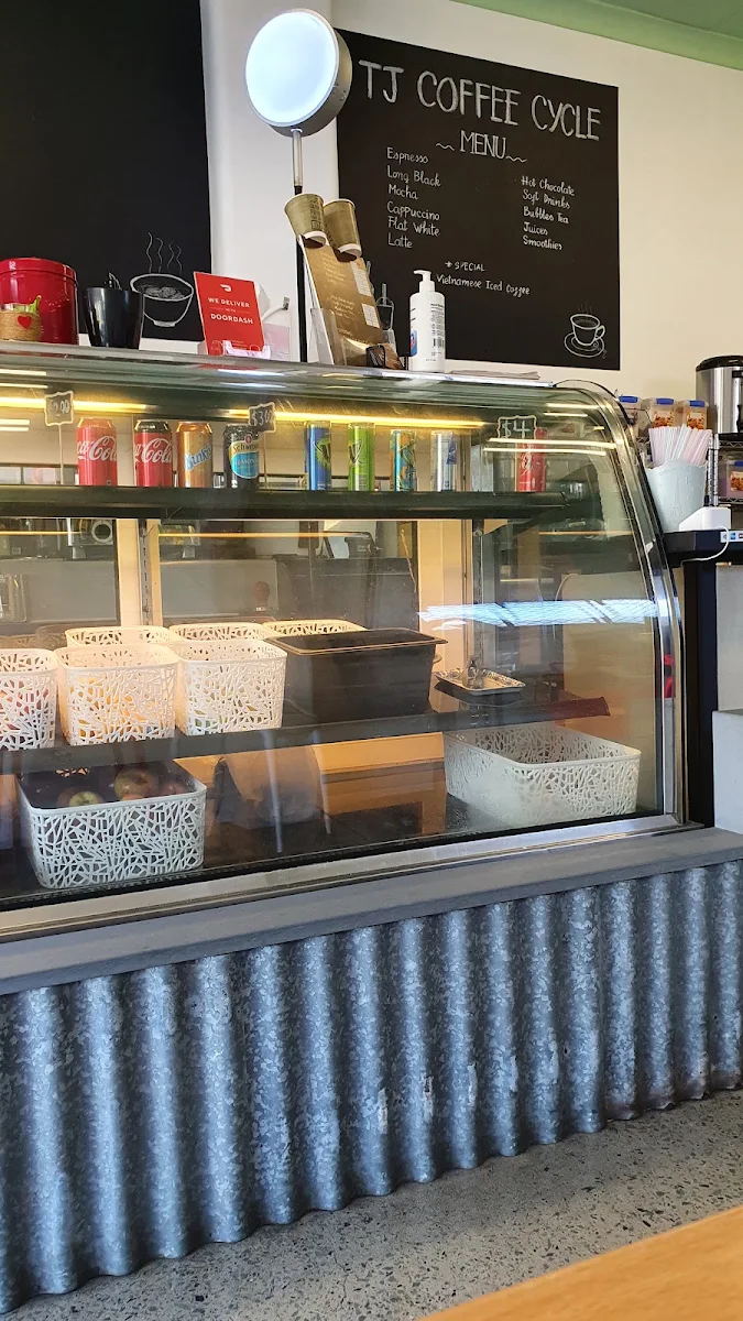 Vibe, Viet Au Kitchen