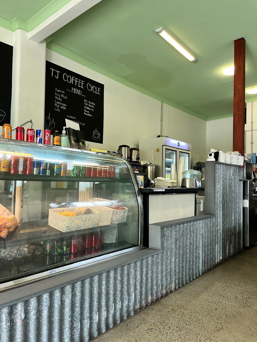Vibe, Viet Au Kitchen