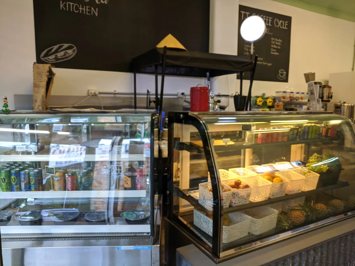 Vibe, Viet Au Kitchen