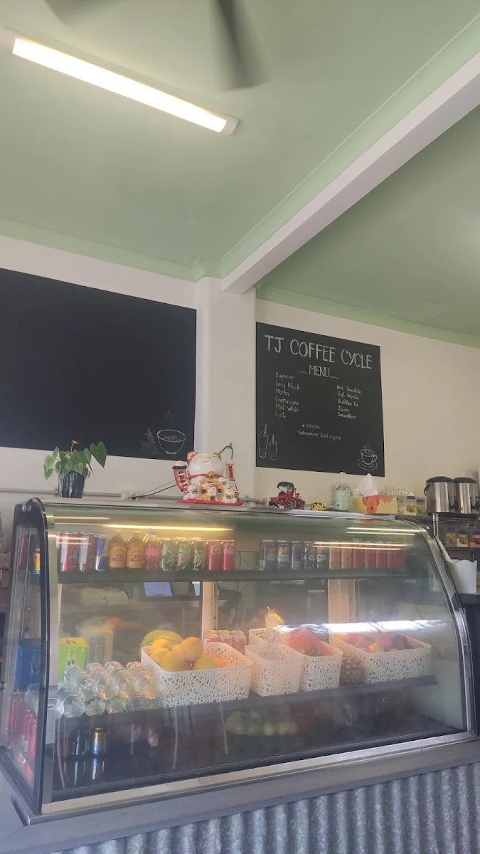 Vibe, Viet Au Kitchen