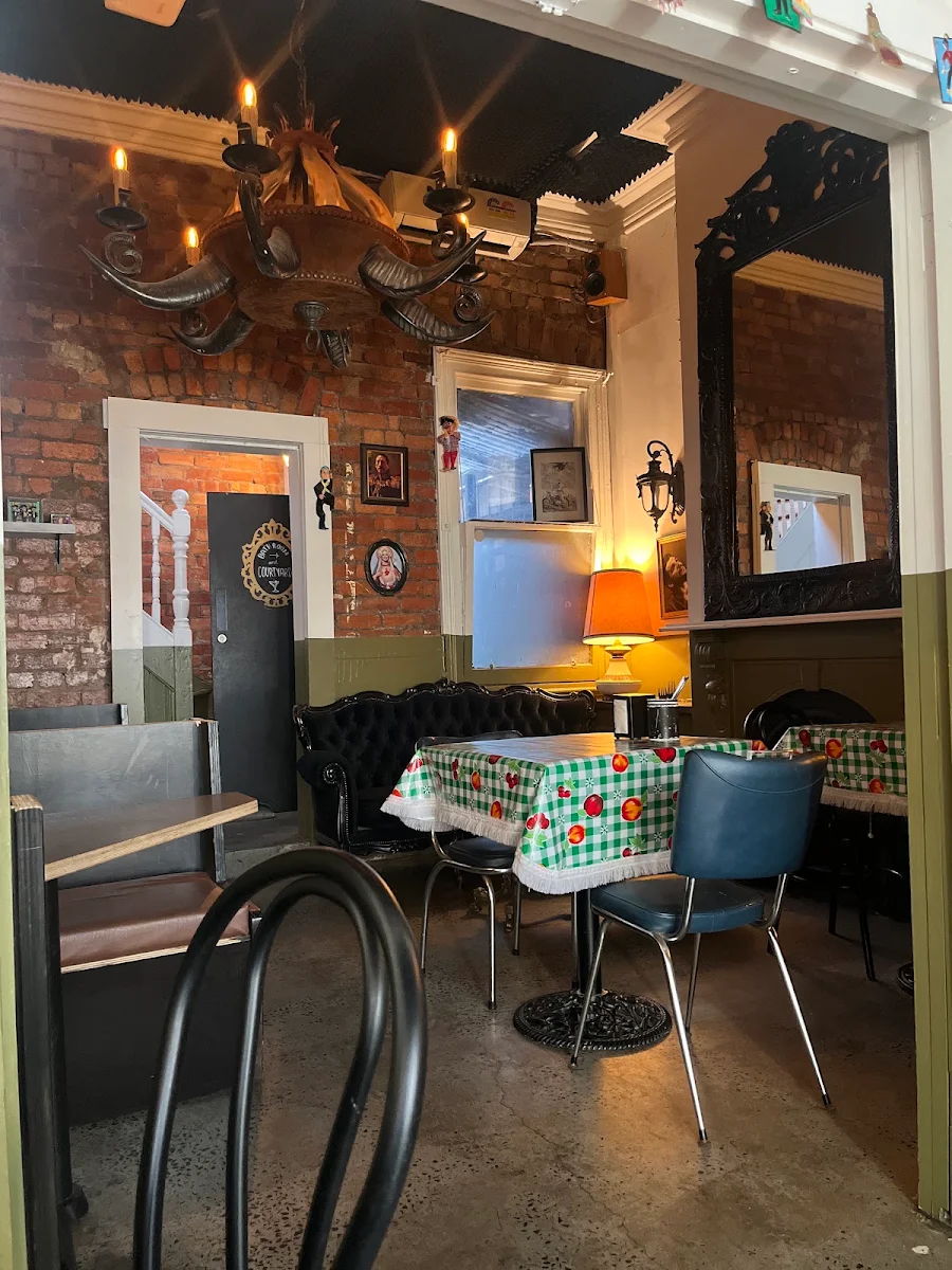 Vibe, Juana Taco Windsor