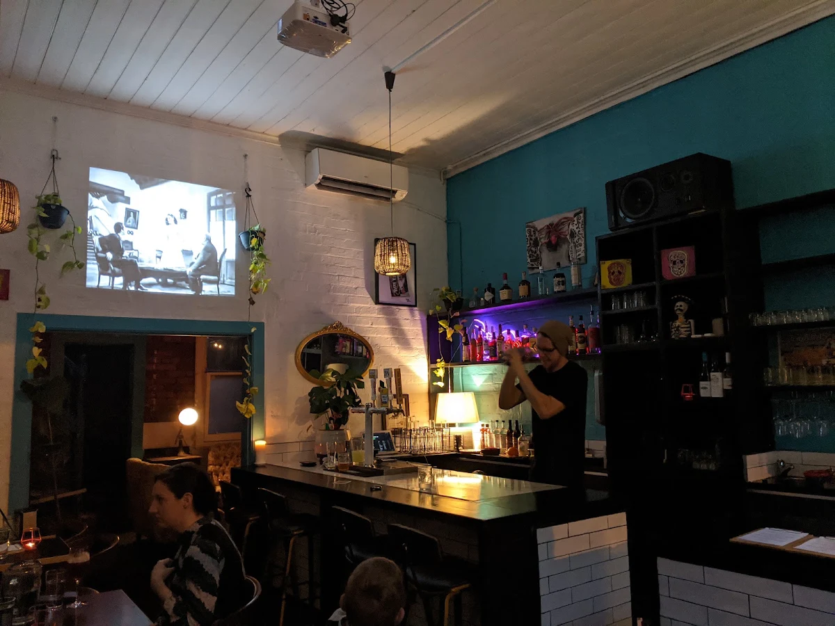Vibe, Juana Taco Windsor